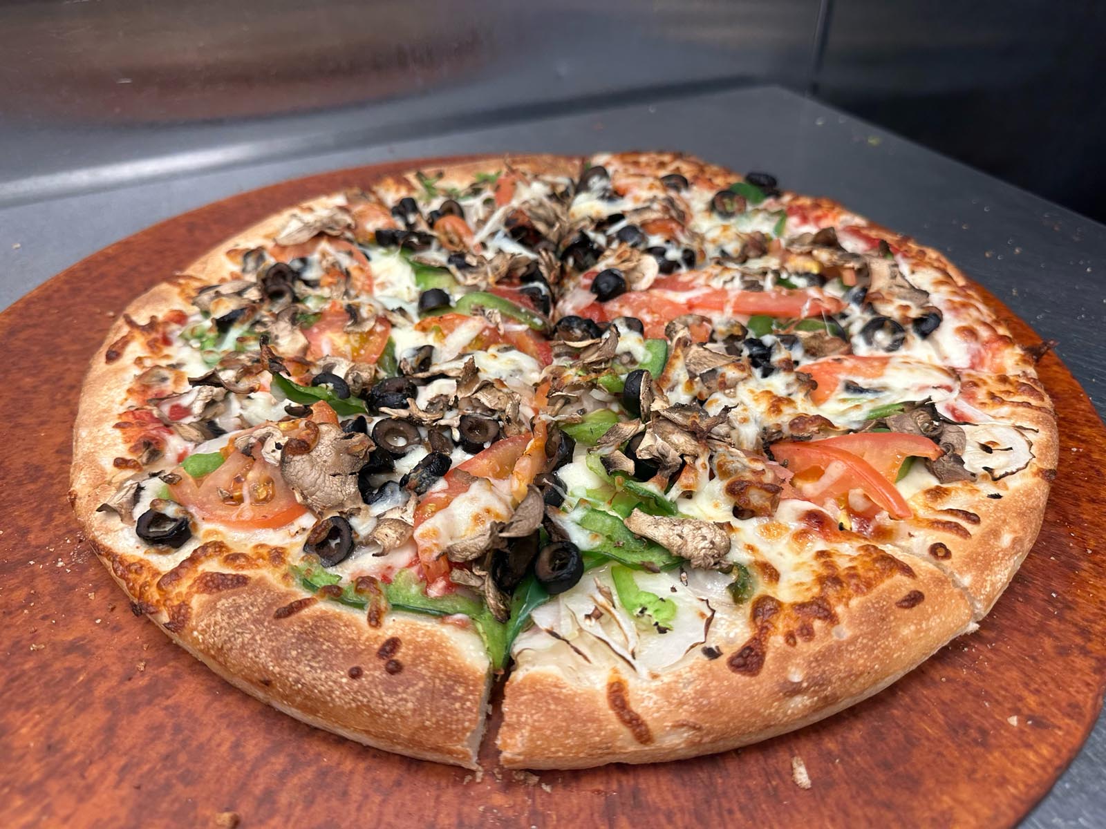 Family Owned Pizza Restaurant in Waterville ME Nikos Waterville House of Pizza